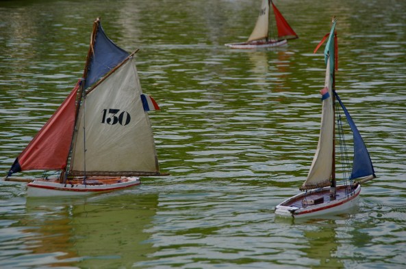 Voiliers du jardin du Luxembourg, France.