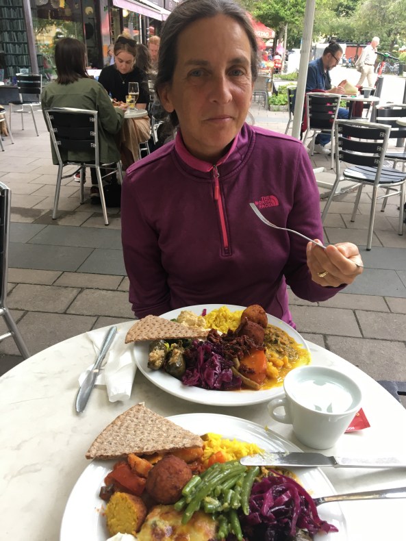 DE0E0366-DBE4-4B45-89D5-6BE99185EA2D