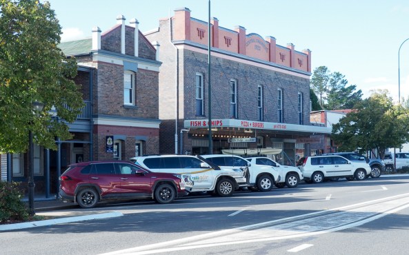 OLYMPUS DIGITAL CAMERA